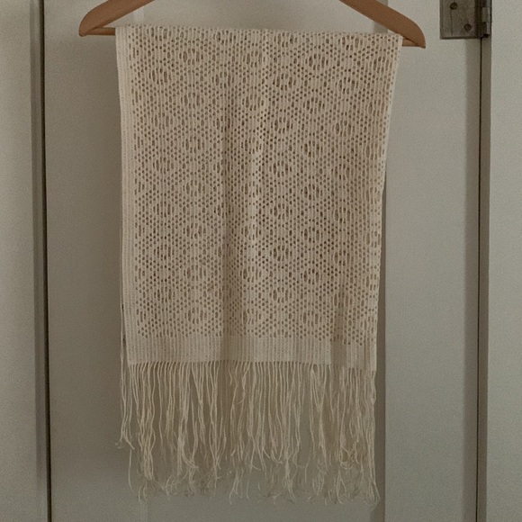 Armani SiminT Vintage Fringed Wrap is Beautiful & Elegant - EUC, Cotton, Italy - Picture 3 of 8